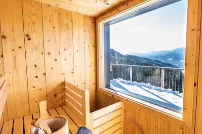 Ein allgemeiner Bergblick oder ein Berglick von der Ferienwohnung aus