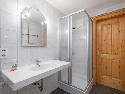 Ein Badezimmer in der Unterkunft Haus Durchegg UG