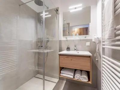 Ein Badezimmer in der Unterkunft Grebenzen Lodge Hirsch
