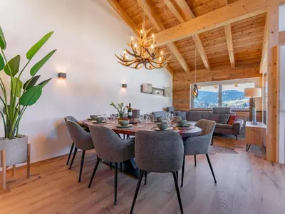 Ein Sitzbereich in der Unterkunft Chalet Kolibri