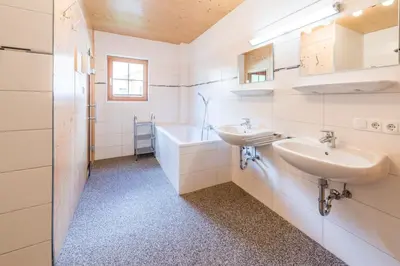 Ein Badezimmer in der Unterkunft Almliesl SCHO-568