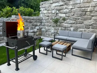 Ein für Gäste verfügbarer Grill in der Ferienwohnung