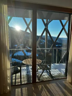 Ein allgemeiner Bergblick oder ein Berglick von der Ferienwohnung aus
