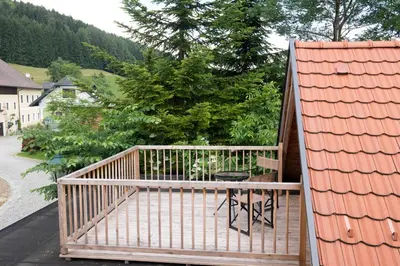 Ein allgemeiner Bergblick oder ein Berglick von des Ferienhauses aus