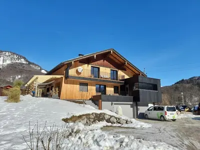 Ein allgemeiner Bergblick oder ein Berglick von der Ferienwohnung aus