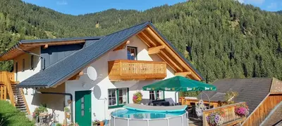 Ein allgemeiner Bergblick oder ein Berglick von der Ferienwohnung aus