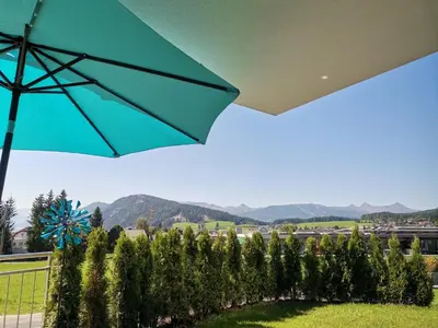 Ein allgemeiner Bergblick oder ein Berglick von der Ferienwohnung aus