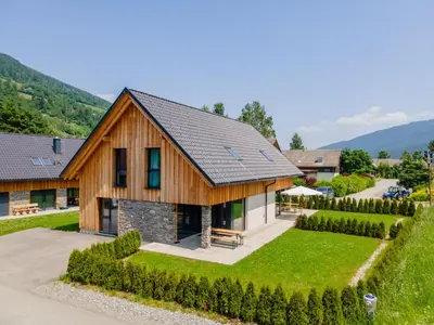 Ein allgemeiner Bergblick oder ein Berglick von des Chalets aus