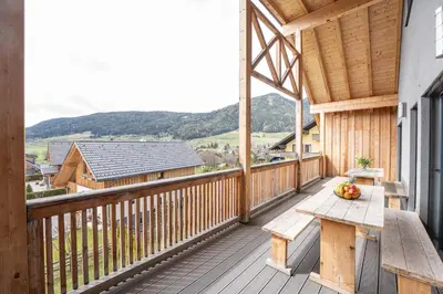 Ein allgemeiner Bergblick oder ein Berglick von der Ferienwohnung aus
