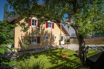 Ein Garten an der Unterkunft Ferienhaus Zur alten Mühle