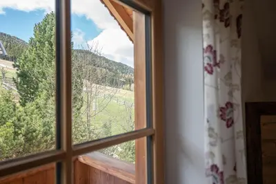 Ein allgemeiner Bergblick oder ein Berglick von des Chalets aus